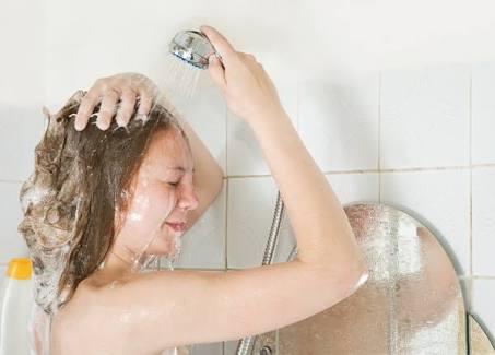 Como lavar corretamente o cabelo em dias frios